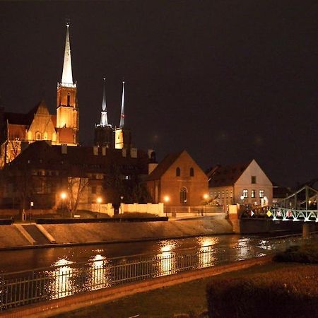 Natural Apartment In The City Center - Old Town วรอตซวาฟ ภายนอก รูปภาพ